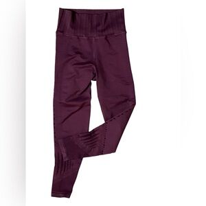 Athleta Women's Plum Salutation Leggings Size M